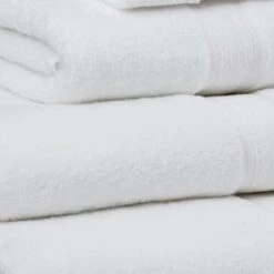 B&M Signature Zero Twist Hand Towel - White 9 B&M Signature Zero Twist Hand Towel - White -Home Furnishings Store 317203 315205 317208 317210 Signature Zero Twist white towels 2 2