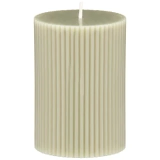 B&M Wild Eucalyptus Scented Candle 4 B&M Wild Eucalyptus Scented Candle - Image 2